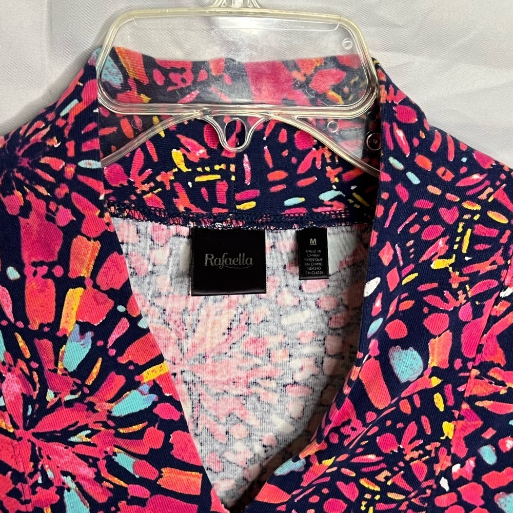 🌟3 for $25🌟 Rafaella Women’s Vibrant Bold Patterned Top - Picture 5 of 12